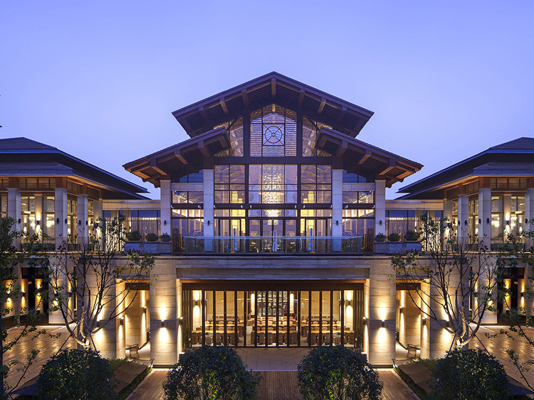 武漢光谷希爾頓大酒店員工制服設(shè)計(jì)方案