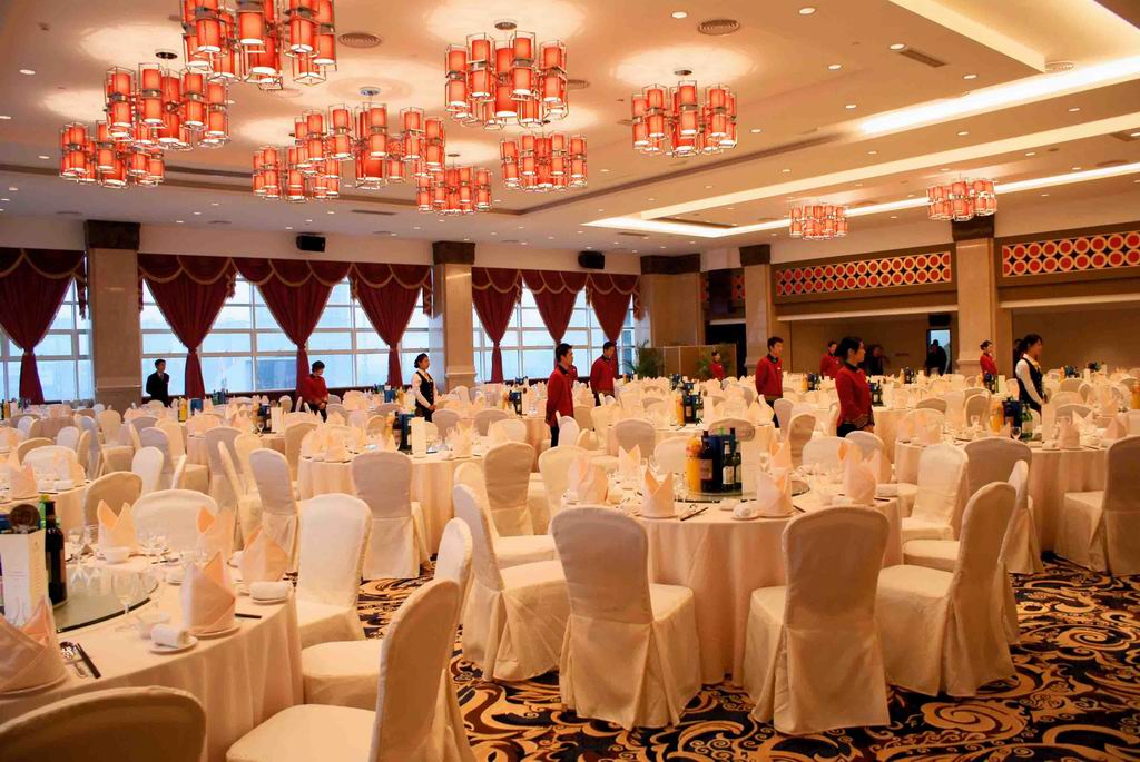 昆山格林菲爾有限公司華美達大酒店制服設(shè)計方案