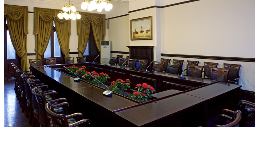 沙面會館制服設(shè)計成功案例