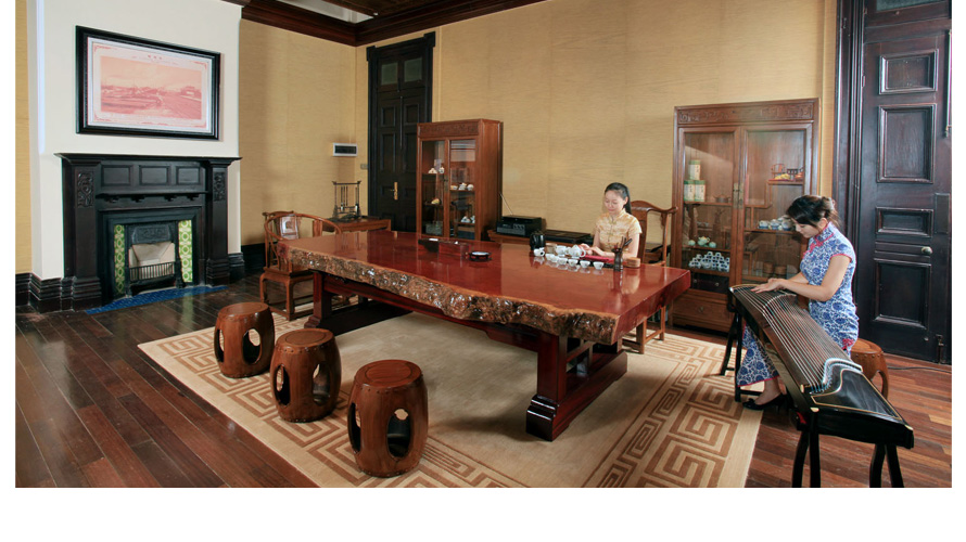 沙面會館制服設(shè)計成功案例