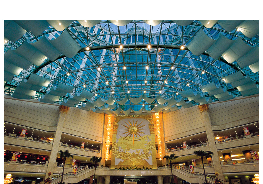 深圳圣廷苑酒店員工制服設(shè)計案例