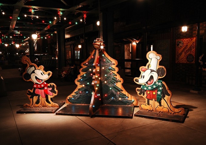 迪斯尼樂(lè)園圖片，迪斯尼員工工作制服