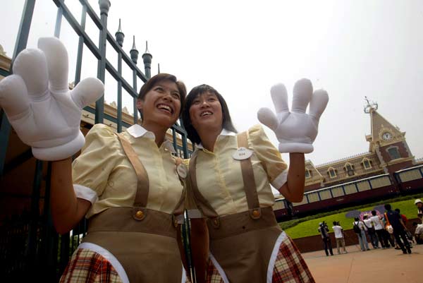 迪斯尼樂(lè)園圖片，迪斯尼員工工作制服